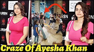 Watch The Craze Of Ayesha Khan In Paps She Came At Shiv Thakare Sonia Song Launch Party | Koi Baat