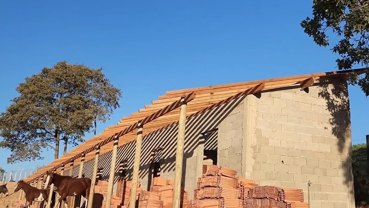 BAÍAS PARA CAVALOS, TELHADO RÚSTICO #carpintaria
