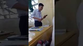 Lớp trưởng hát hay vãi c*t :))_(đừng xem đến cuối😂 )