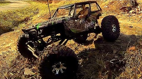Axial Wraith Trail Run - Electric 4WD Truck Crawling And Trailing