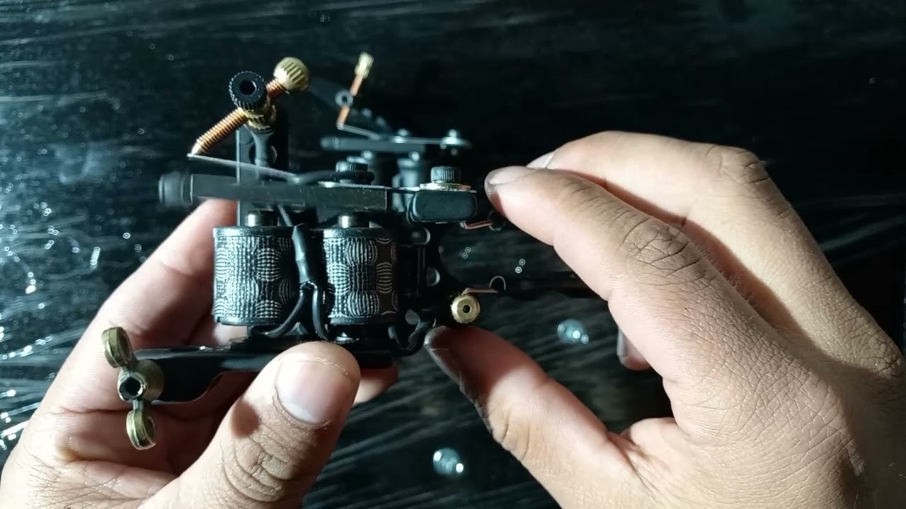How a coil tattoo machine works - YouTube