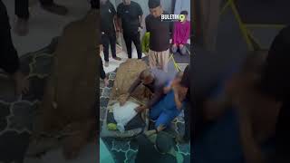 Tular  Seorang Banduan Diiring Pulang Ke Rumah Bagi Beri Penghormatan Terakhir Jenazah Bapanya