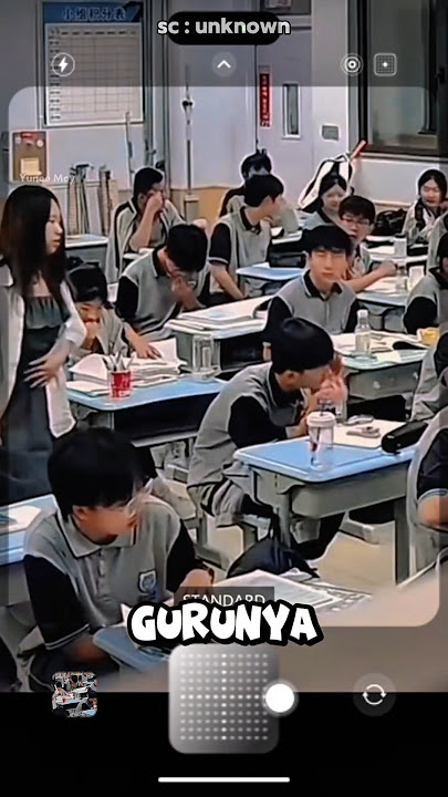 Ketika guru mantau muridnya dari belakang