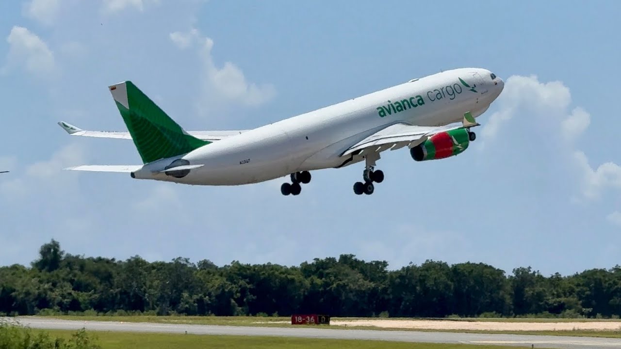 “DESPEGUES Y ATERRIZAJES EPICO EN EL AEROPUERTO INTERNACIONAL DE LAS AMÉRICAS ✈️🔥”