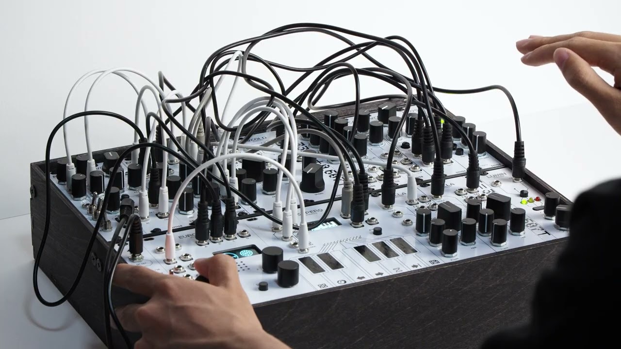 [LUMIN - SYNSO] Beyond the Knob: Gesture-Controlled Modular via Infrared 星际飞船指挥家