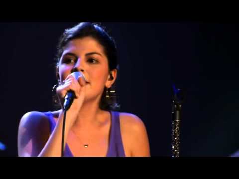 Nikki Yanofsky 