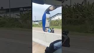 PEMOTOR NEKAT LAWAN ARUS DIJALAN TOL #reels #trending #shorts #fyp