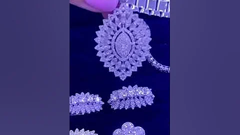 Tiệm vàng ngọc thắm