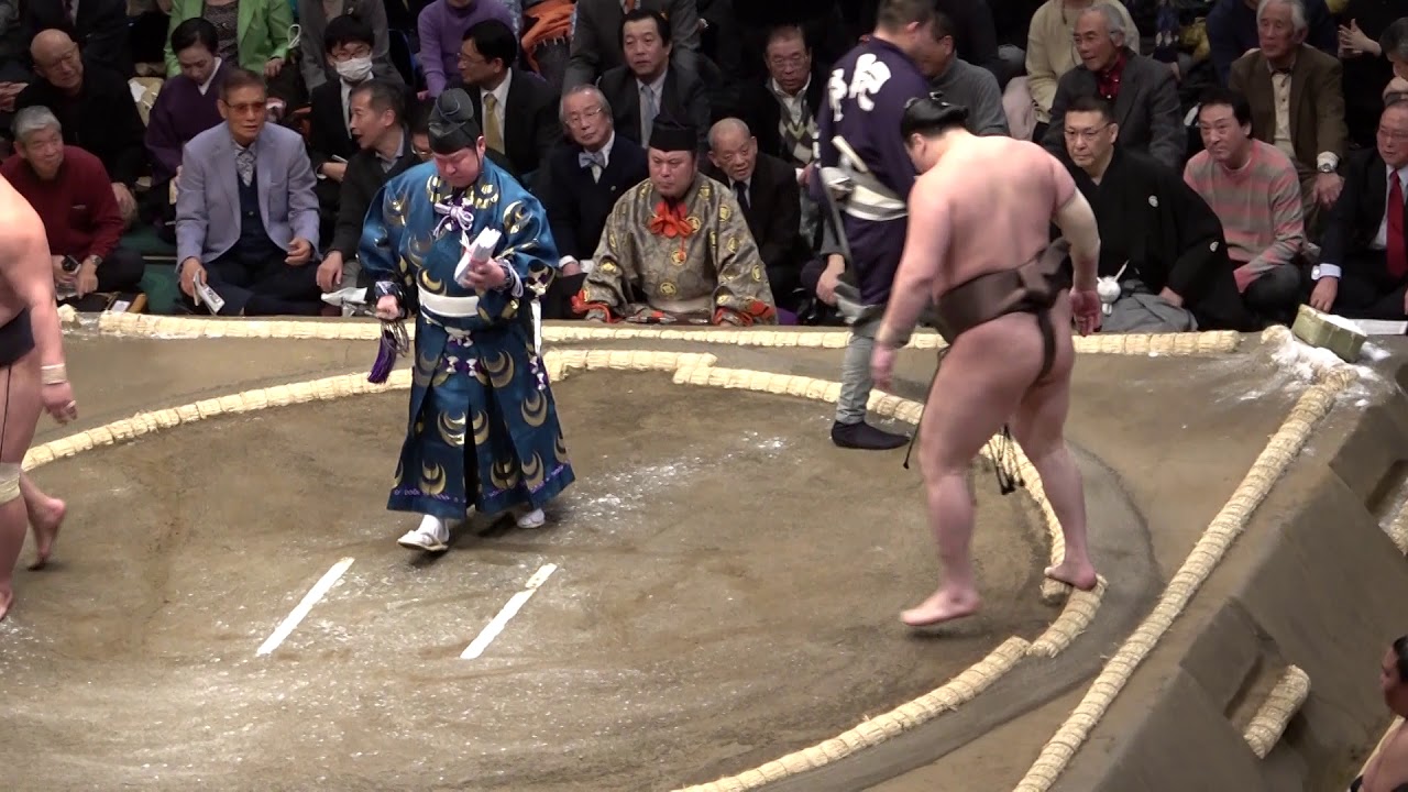白鵬×妙義龍 平成31年1月場所初日 - YouTube