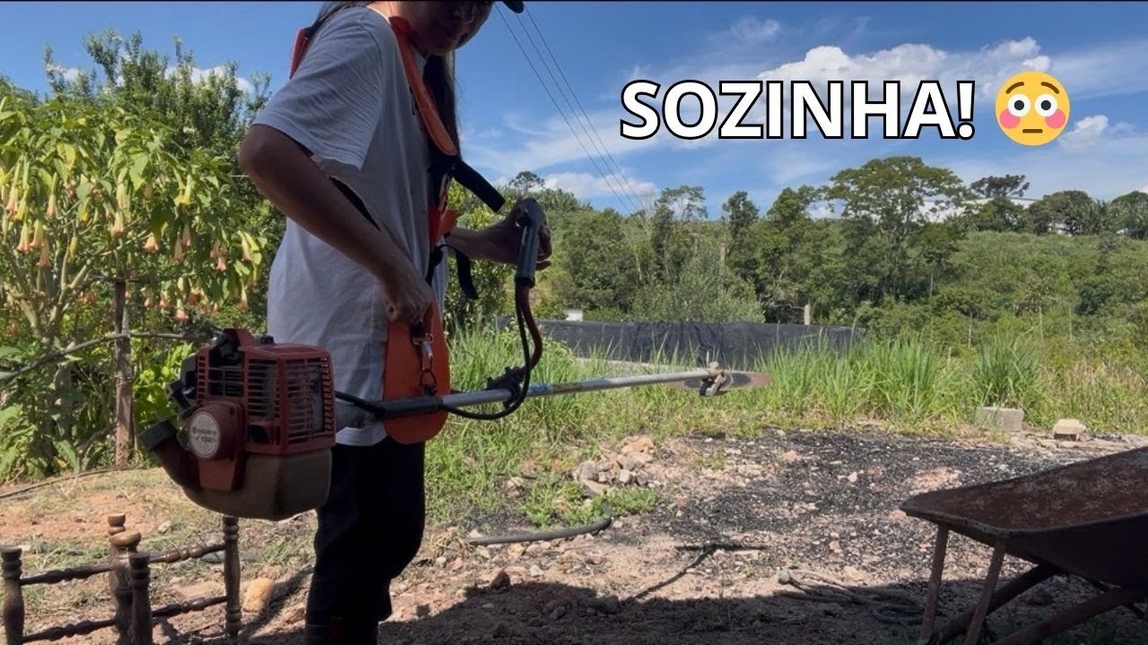 Primeira Vez Ligando a Roçadeira a Gasolina… Sozinha! 😳(E Deu Certo, Consegui!)