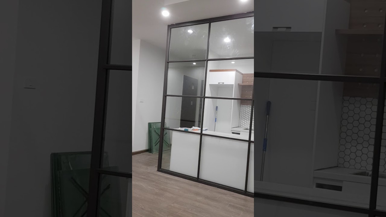 Thiết kế thi công vách kính ngăn phòng có nan trang... - youtube