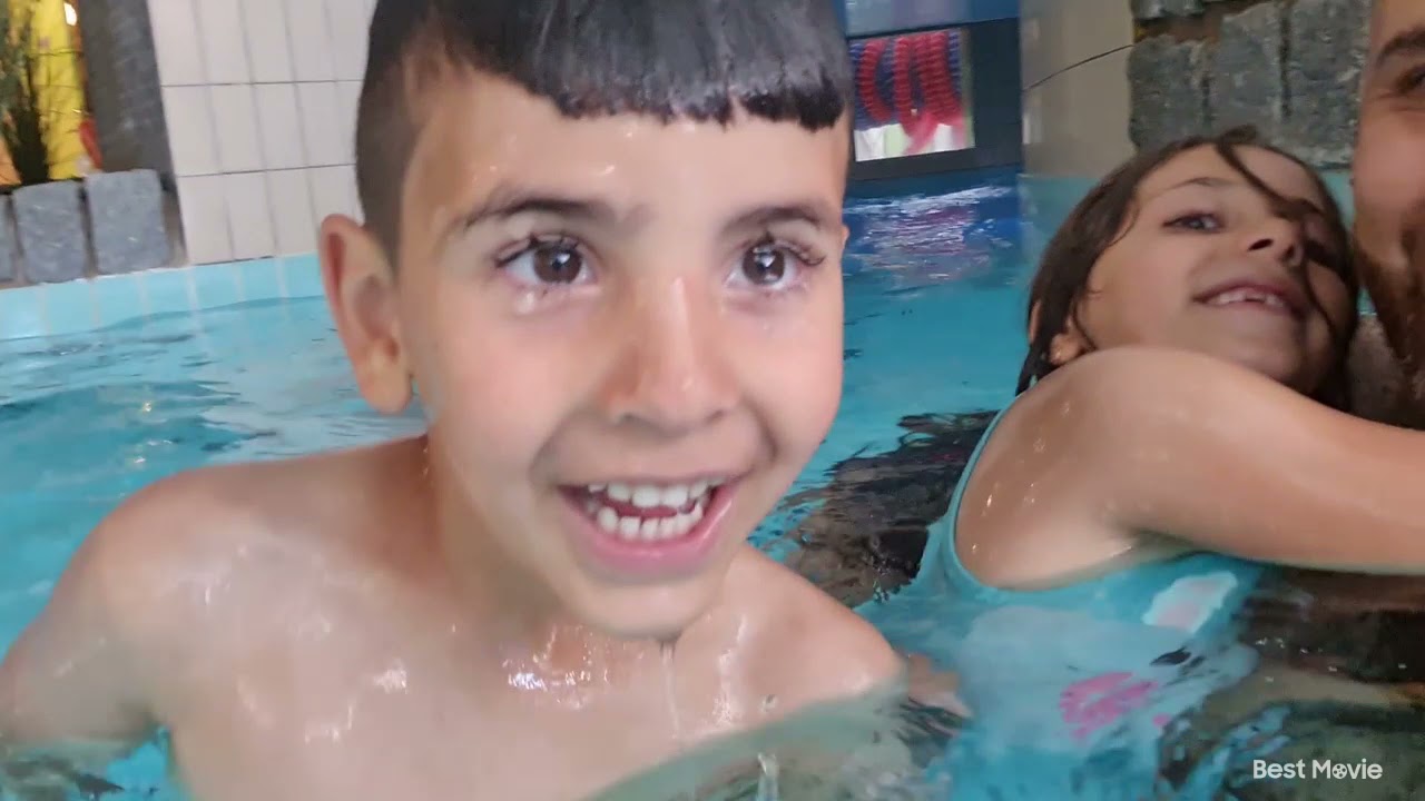 Medley Arena Grosvad  لمار وتيم وإيلين في المسبح الكبير