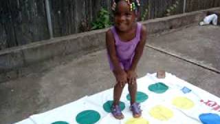 3 yr old danceing freaky