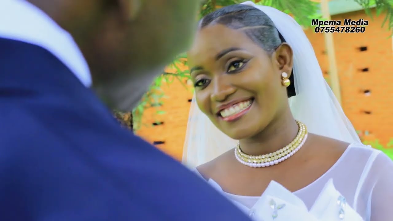 Mwl NICHOLAUS Akabidhi Moyo kwa Miss PRISCA