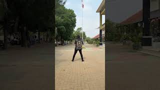 Emang paling seru kalo lg terbang ditemenin kompor… 🤣🤣🤣