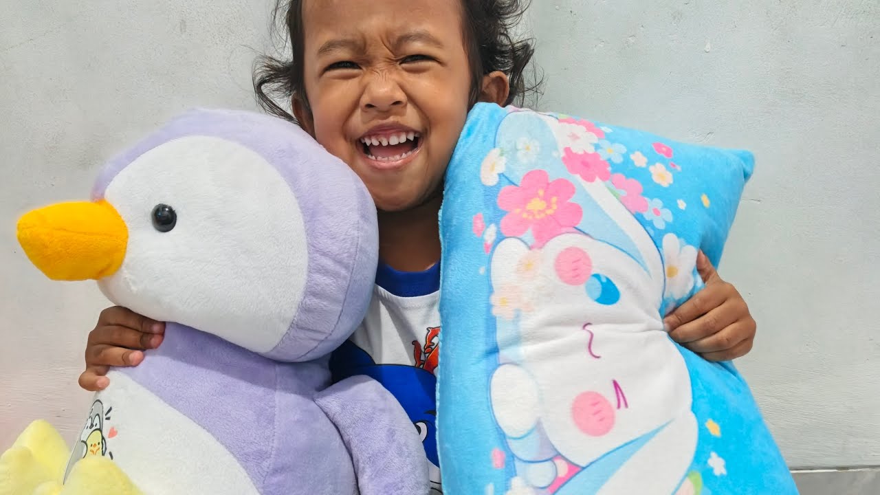 Ghania membuat bunga dengan seni cetak