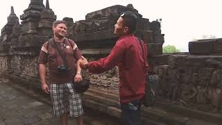 Praktek Speaking Di Borobudur With Native Speaker usman Insaf