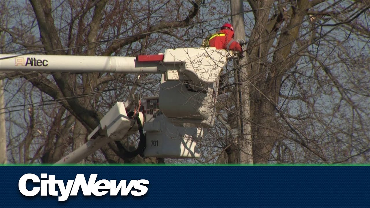 Thousands remain without power five days after Quebec ice storm - YouTube
