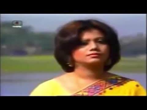 Nodir Majhi Bole   Runa Laila Patriotic Song    