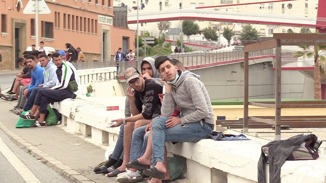 Al raso y con la vista puesta en la Península: los sueños de los inmigrantes