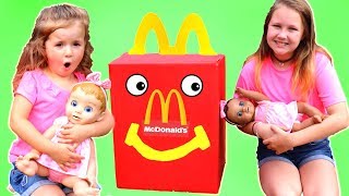 Ruby helps babies! Kids Pretend Play with Baby Dolls and Food Toys