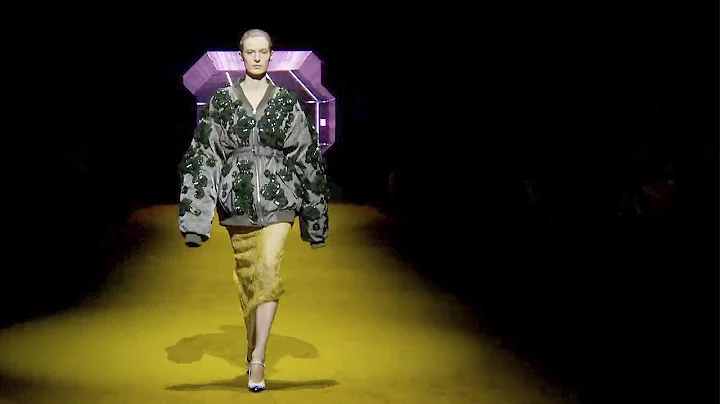 Prada | Fall Winter 2022/2023 | Full Show - 天天要闻