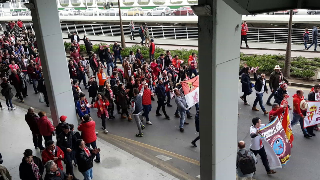 Homenaje a Quini - CORTEO de las peñas en el SPORTING-CULTURAL