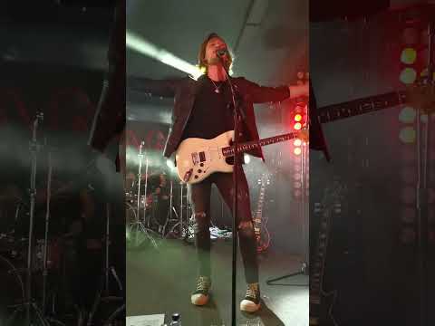 Ivan крест и ладонь