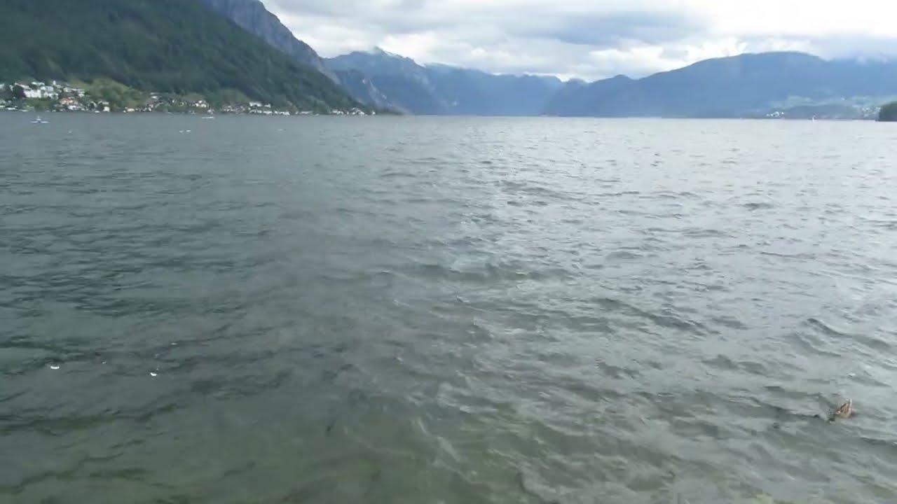 Lake  Traunsee. Der Traunsee. Озеро Траунзее з набережної Гмундена.