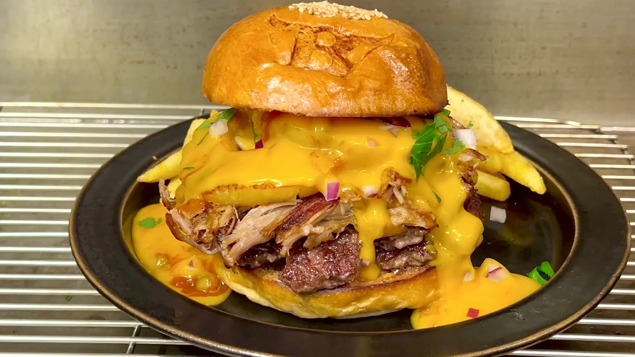 100 % смэш-бургер из говядины вагю Куроге! Как приготовить бургер в мексиканском стиле #japanesefood