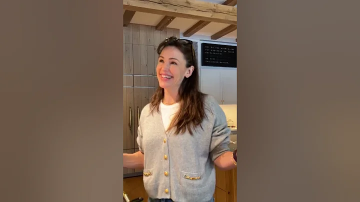 Jennifer Garner's Pretend Cooking Show - Episode 3...