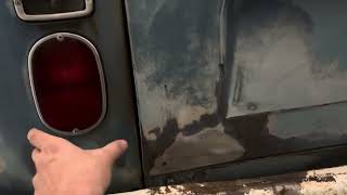 71 VW bus walkthrough and how to tell the difference between a 71 Deluxe and other models. 