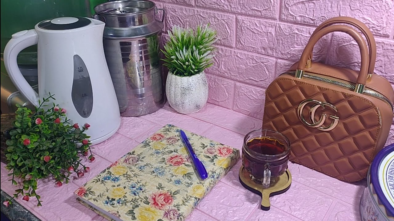 الفلوس علي القد و المصاريف كتير و الاسعار غاليه نار أعمل ايه و امشي بيتي ازاي