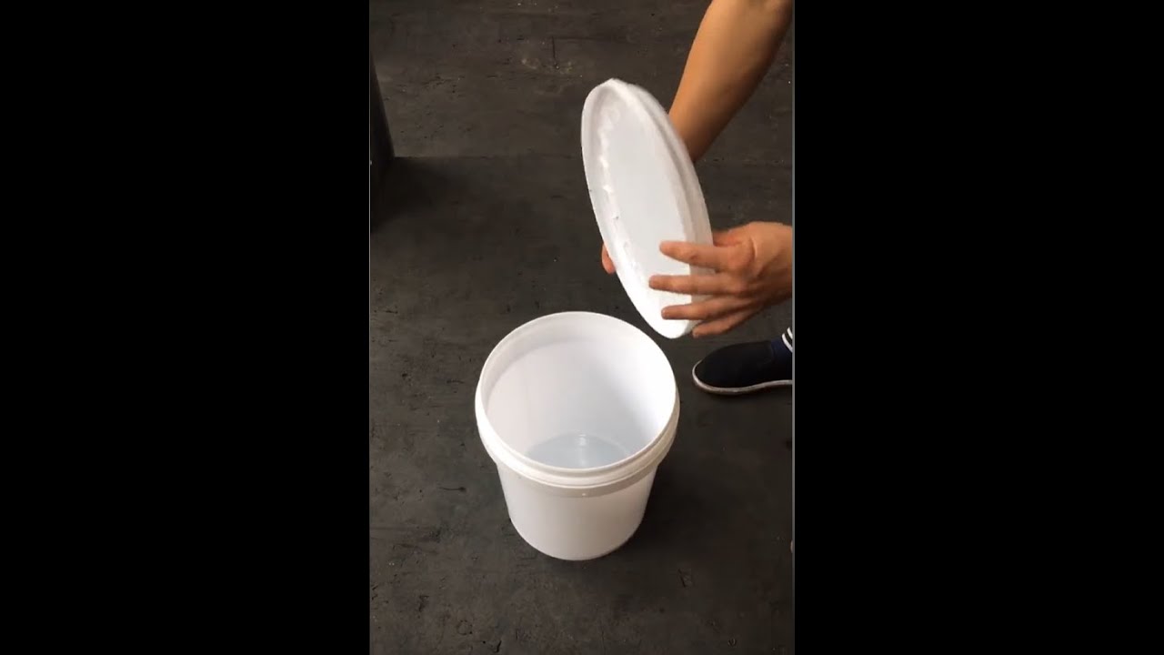 PP plastic bucket sealed bucket food grade thickened chemical coating paint bucket hand strap lid