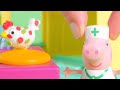 Peppa Pig&#39;s Chicken Trouble! 🐷🐔 Peppa Pig Toy Videos