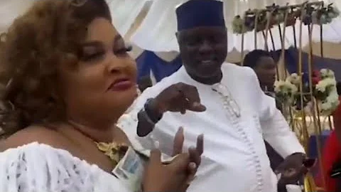 SEE HOW IRETI OSAYEMI MAKES MONEY AT ODUNLADE ADEKOLA'S MUM'S 70TH BIRTHDAY CELEBRATION IN ABEOKUTA