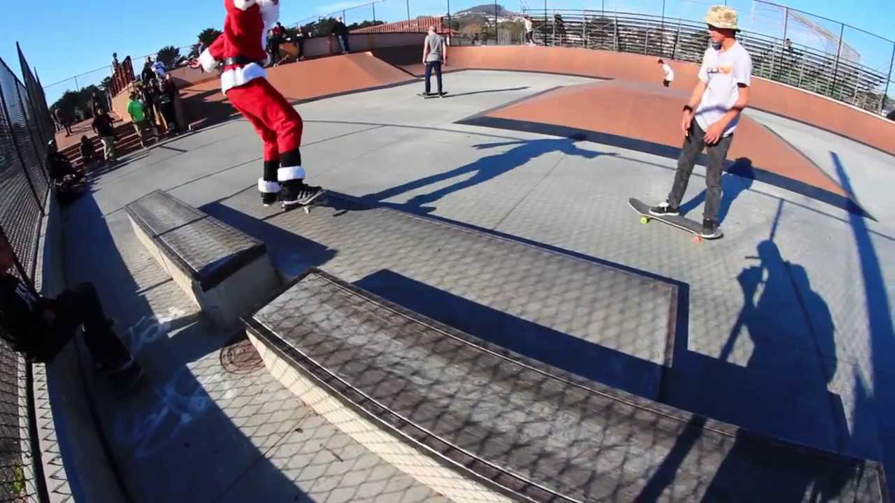 SANTA SKATE PARK FUN!