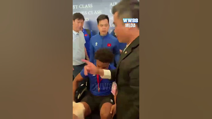 Xuân Son cảm động khóc tại sân bay vì được thầy trao huy chương muộn