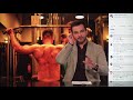 SOCKY: Agáta předvedla faldíky na mole. Některé celebrity jsou gumy.