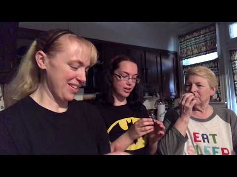 Product Review Cherry Cola and Kettle Corn Oreo Cookies May 2018