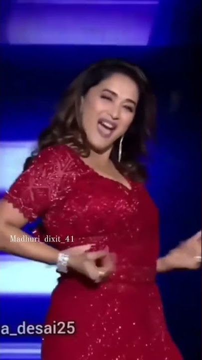 #Madhuri Dixit Dance Live #dance Performance on Pyar Do Pyar Lo Song