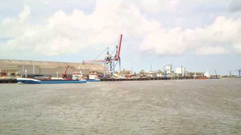 Van Dam Shipping (Wagenborg) "Ankie" en "Leonie" in Brake (D)