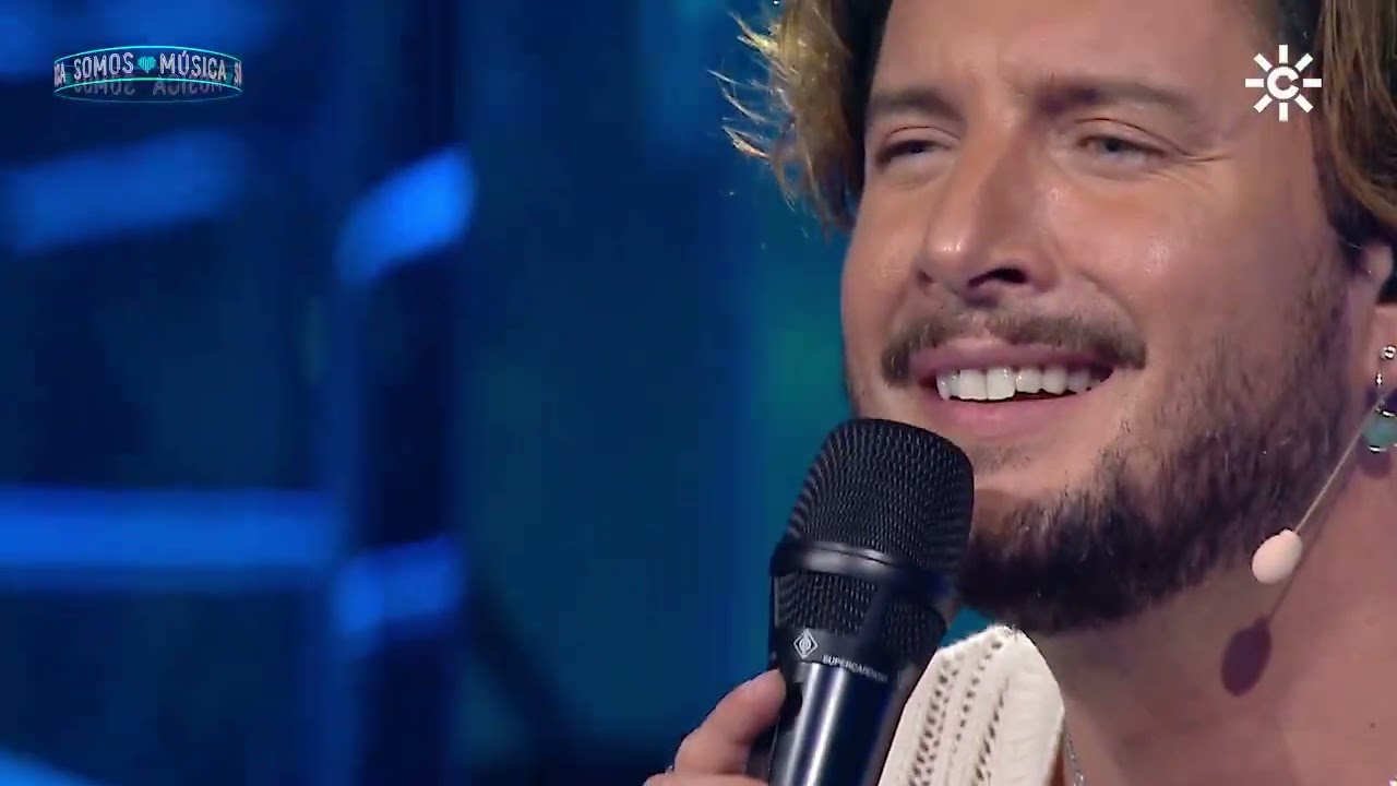 Manuel Carrasco canta en 'Somos Música' el tema 'Desde aquí al otro lado'
