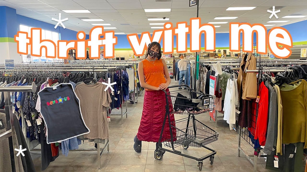 COME THRIFT WITH ME // this thrift store is y2k *HEAVEN* - YouTube