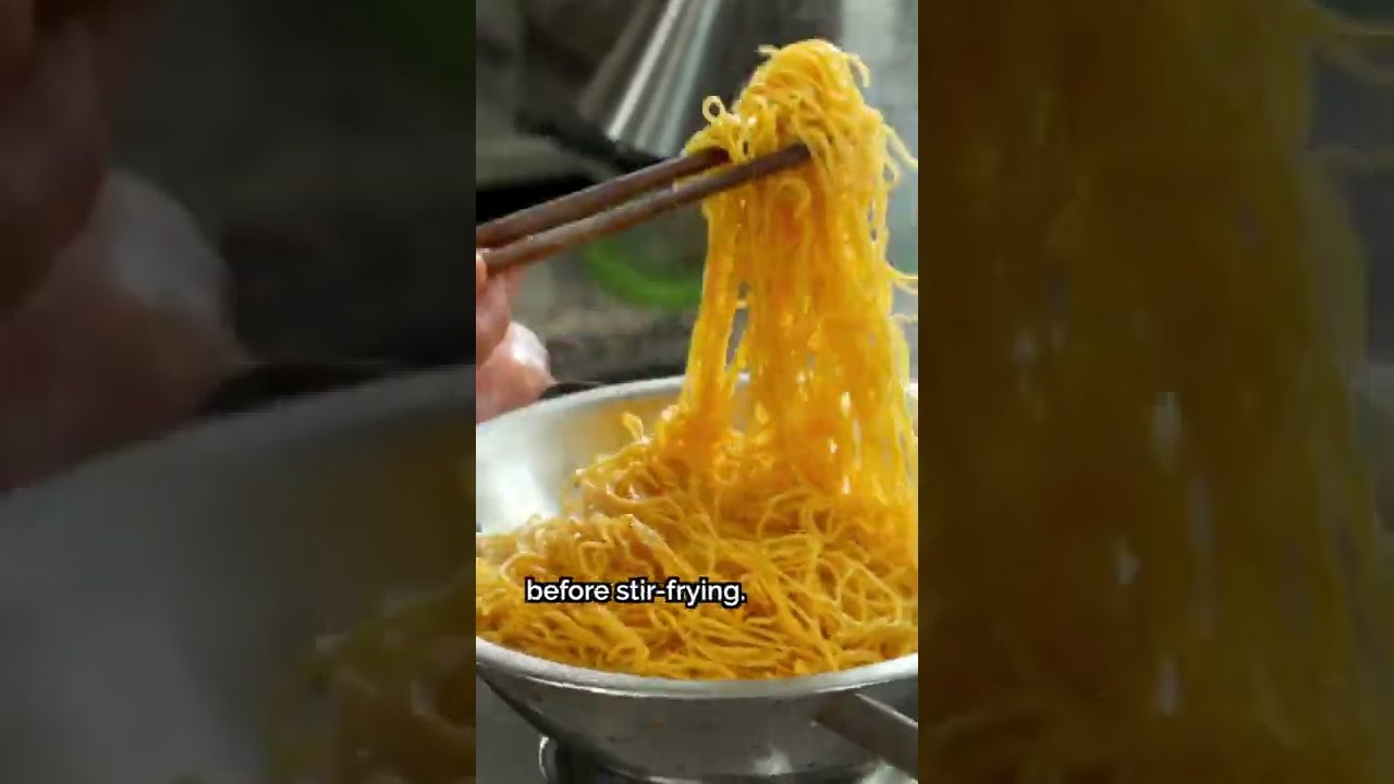 🥢 These are the best noodles for chow mein #Shorts
