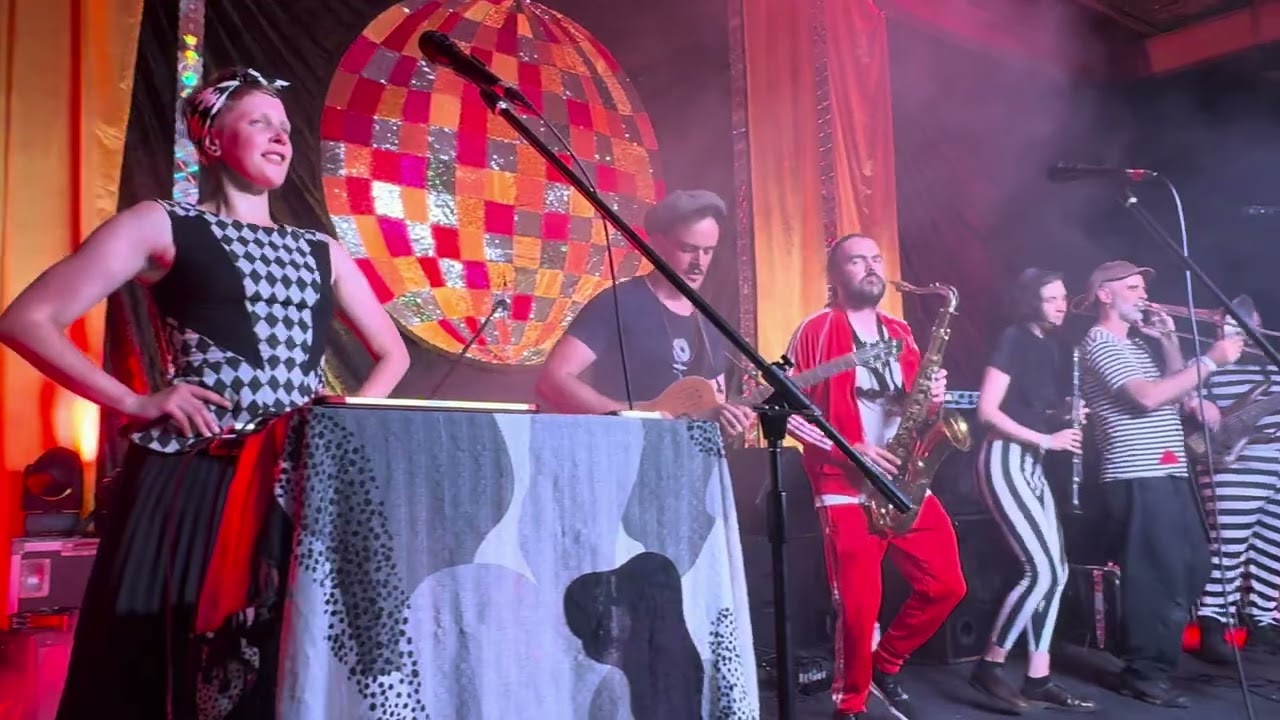 Ungus Ungus Ungus,end of set and of Illawarra Folj