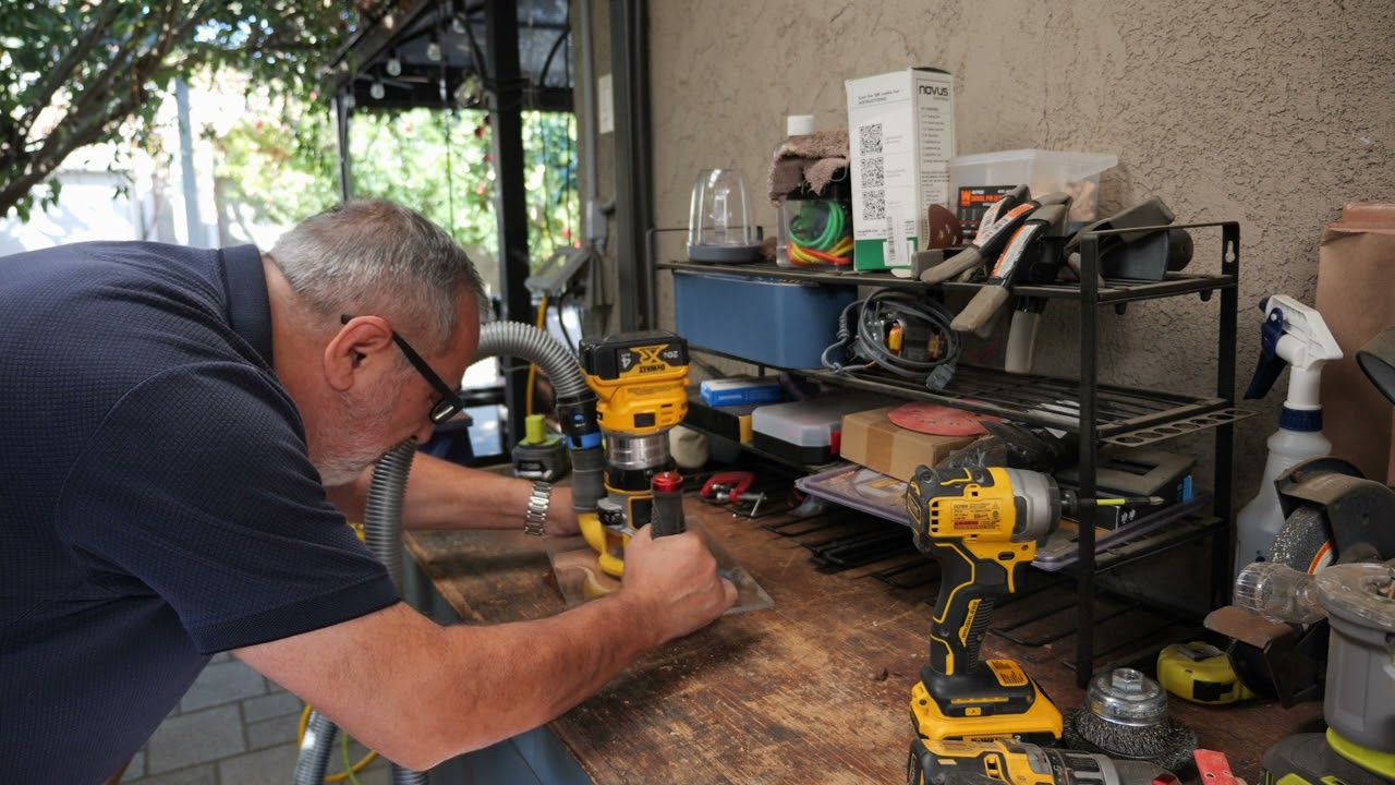 Making an ashtray from piece of wood for cigar lounge