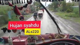 STORY WA SAAT HUJAN DARI KABIN BUS ALS 220.
