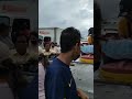 Repartiendo comida y agua a manifestantes en el Centro Economico de Chitre en el paro contra el alza