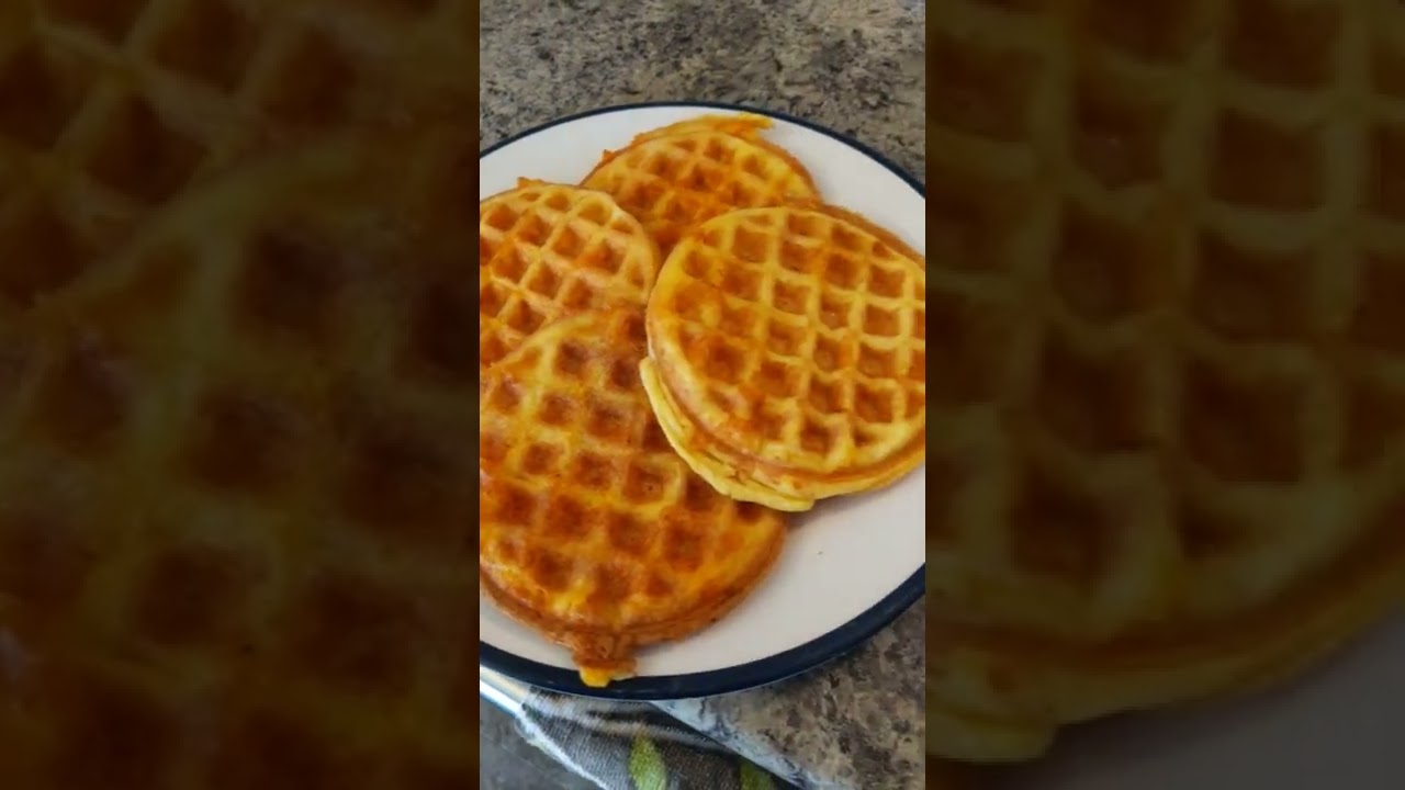 KETO Chaffle Bun Cheeseburgers 